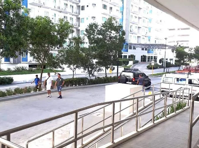 Myrvin At Grass Residences, Qc Apartment